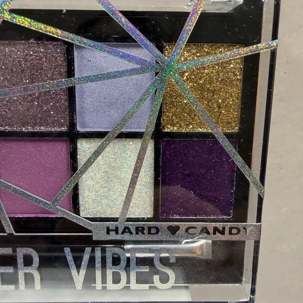 💙3/$20 Hard Candy Glitter Vibes Eyeshadow Palette - Multicolor